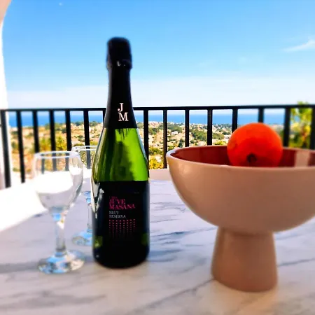 Apartamento The View: Sea, Mountain, Terrace, Swimming Pool *